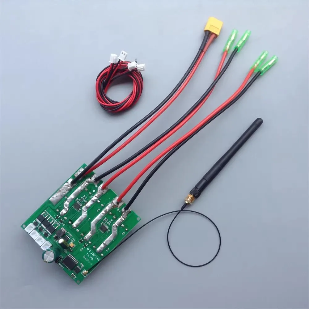 24V High-Power Trawler Remote Control Boat 895 997 Motor, Differential Steering, 700W Speed Control