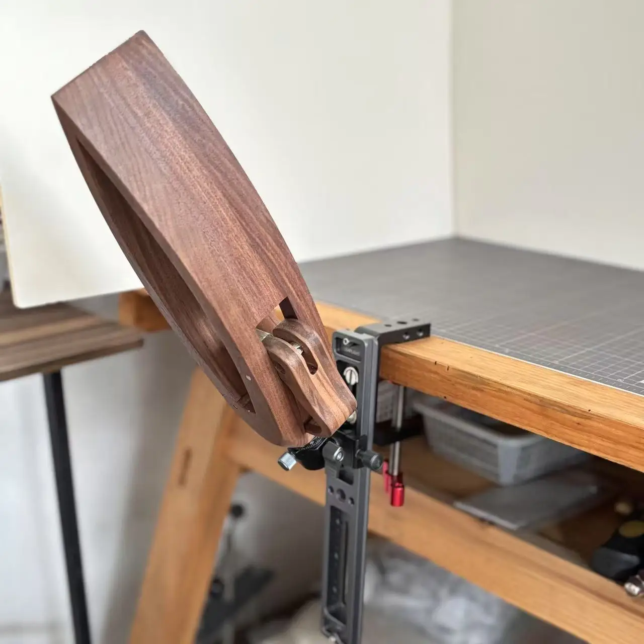 

360 Degree Multifunctional Leather Sewing Clamp Black Walnut Wood Stitching Pony Leather Horse Clamp Stitch Pony Craft Tool