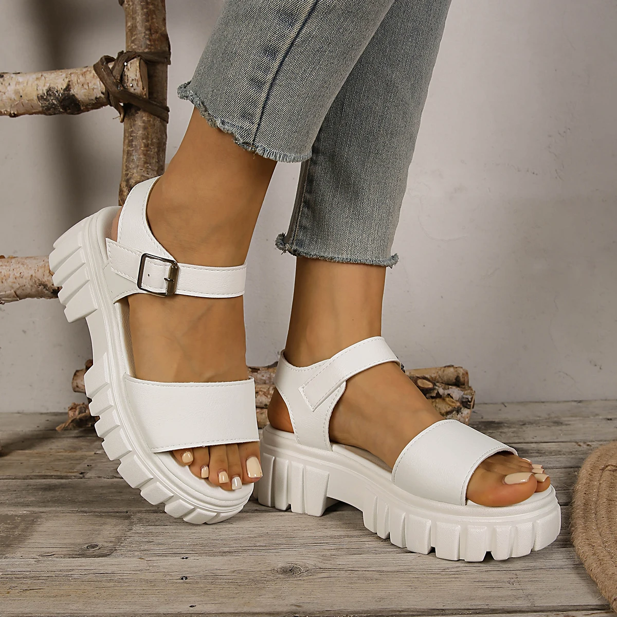 Women Sandals New Summer Designer Platform Shoes for Women High Quality Lightweight Sandals Comfortable Fashion Casual Sandals