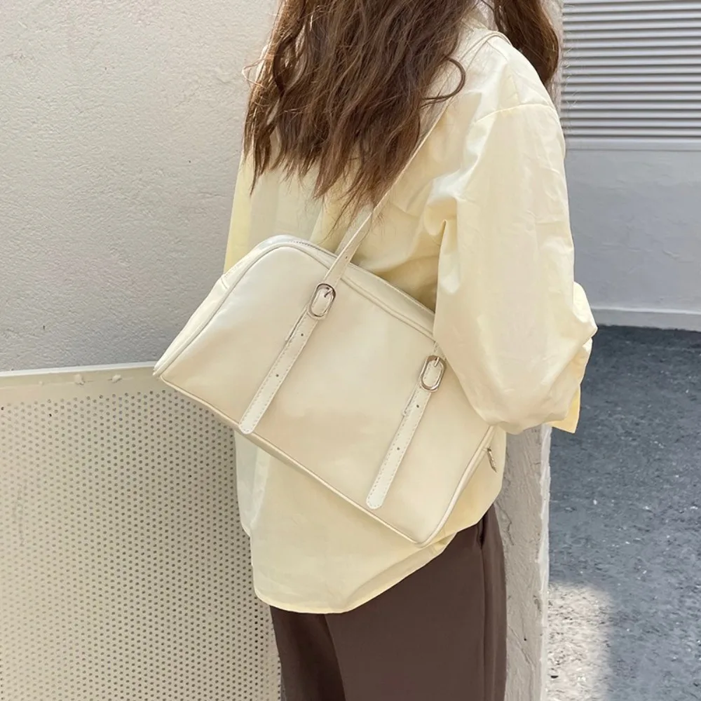 

Portable Green Boston Bag Korean Style Large Capacity Underarm Bag Pillow Bag Solid Color Female Handbag Ladies