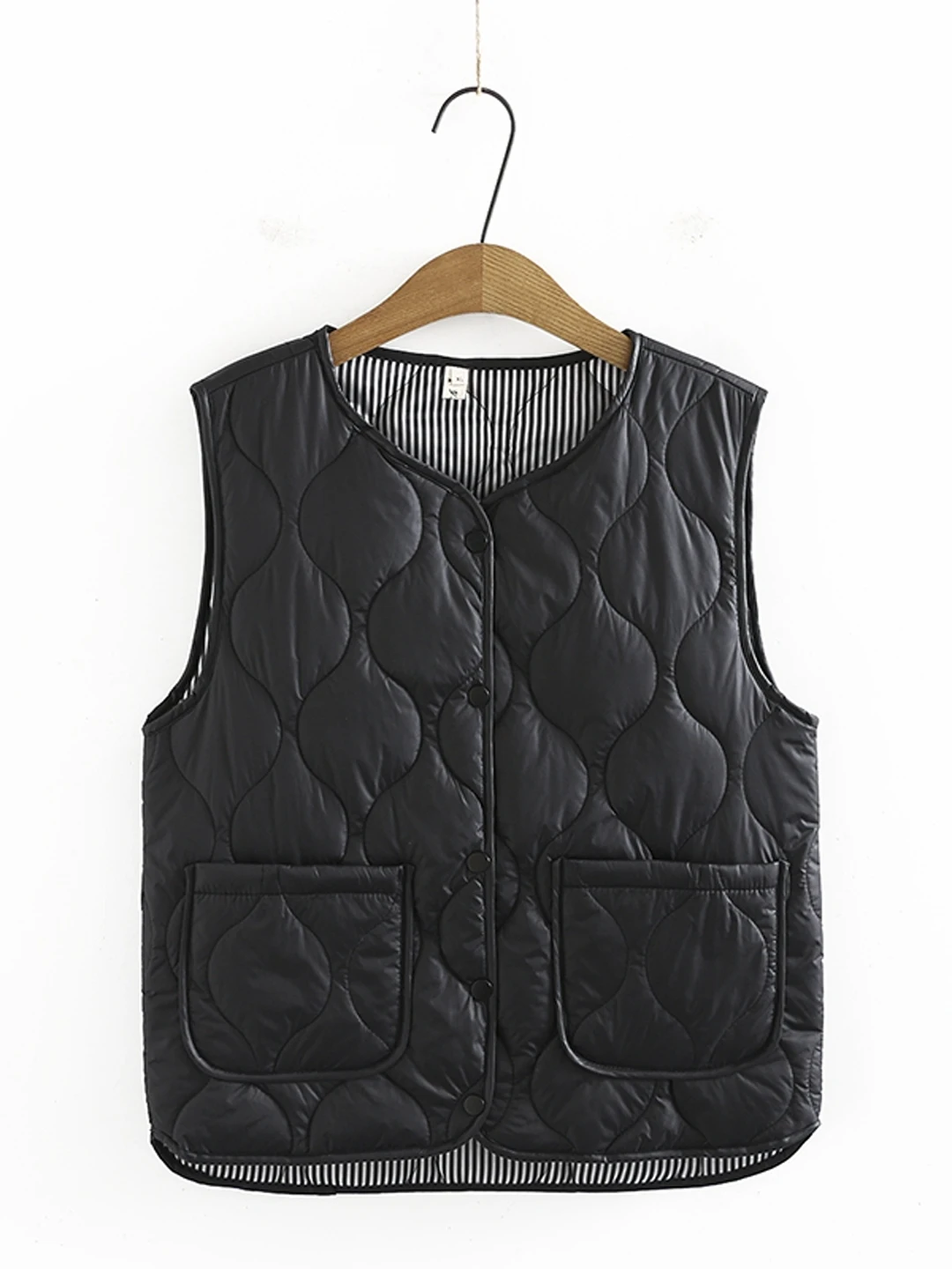 plus Size Women's Lightweight Cotton Vest Warmth Thermo Grid Pattern Pocket Design Casual Comfortable Mommy Style Outerwear view 3
