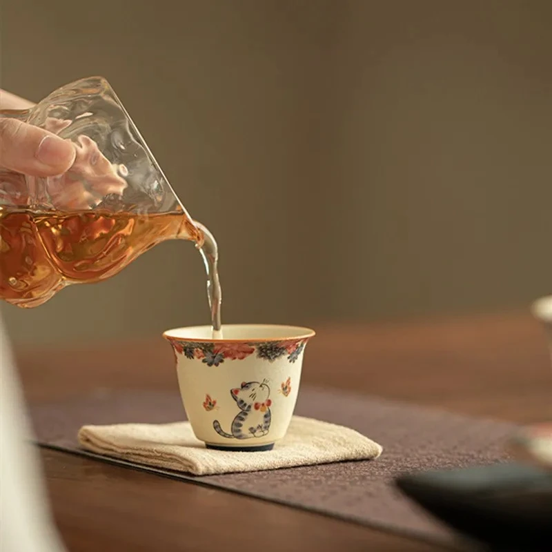 40ml Handmade Chinese Vintage Ceramic Cat Tea Cup Cute Master Cup for Personal Meditation Gongfu Tea Ceremony Home Decor Gift