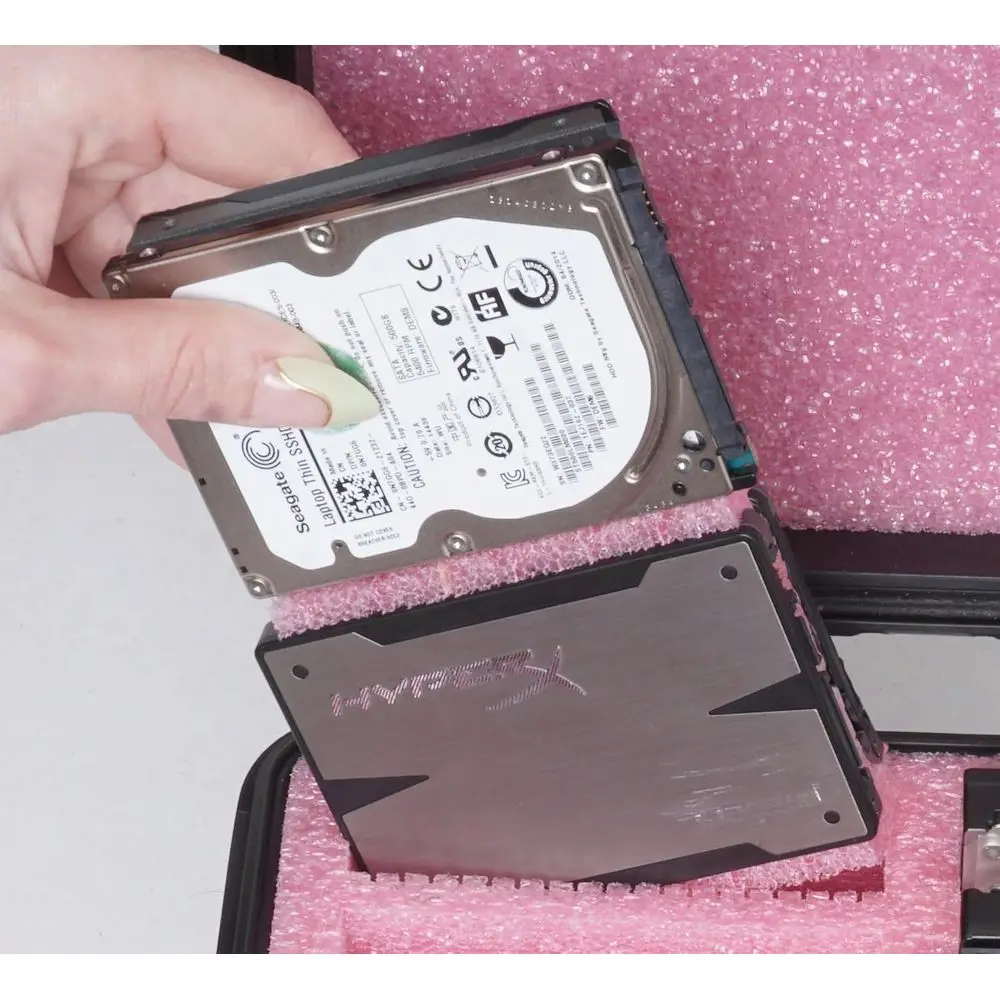 صندوق تخزين محرك الأقراص الصلبة ومضاد للكهرباء الساكنة، مقاوم للماء، محكم الغلق، قابل للقفل لحماية البيانات