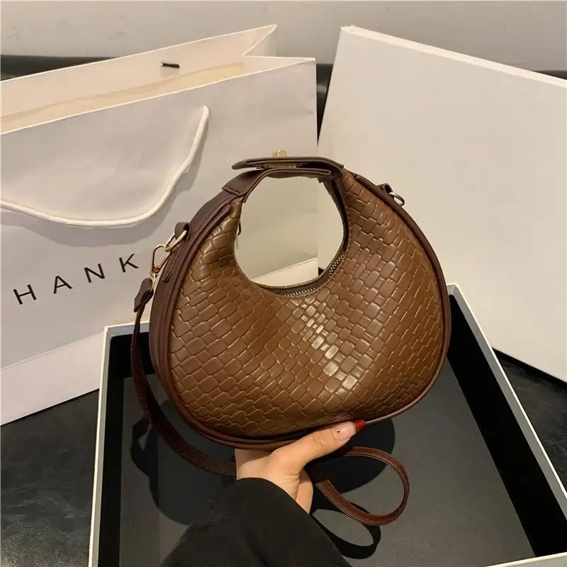 New Fashionable Simple Leisure Commuter Half Moon Bag Retro Handheld Shoulder Carrying Women'S Bag Crossbody Bag - view 4