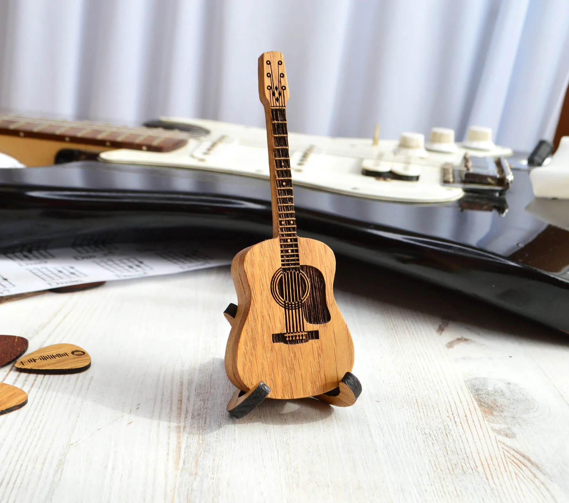 Mini Wooden Guitar Picks Guitar Storage Organizer with 3pcs Picks Box Holder Wood Box for Guitars Picks 1mm 2mm 3mm Customize