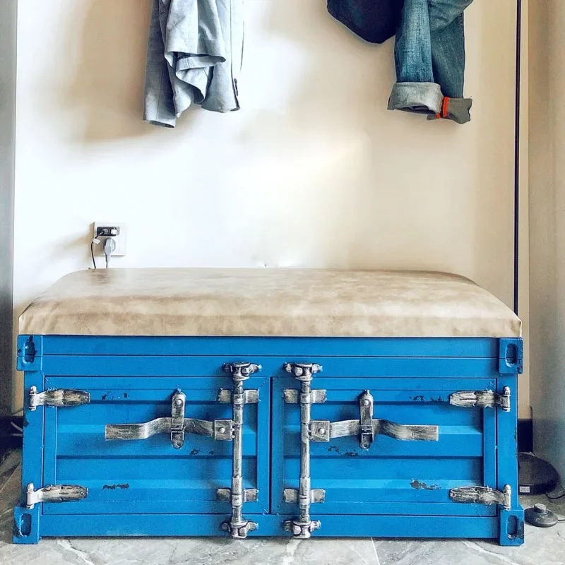 Industrial style old American retro clothing store stool, shoe changing stool