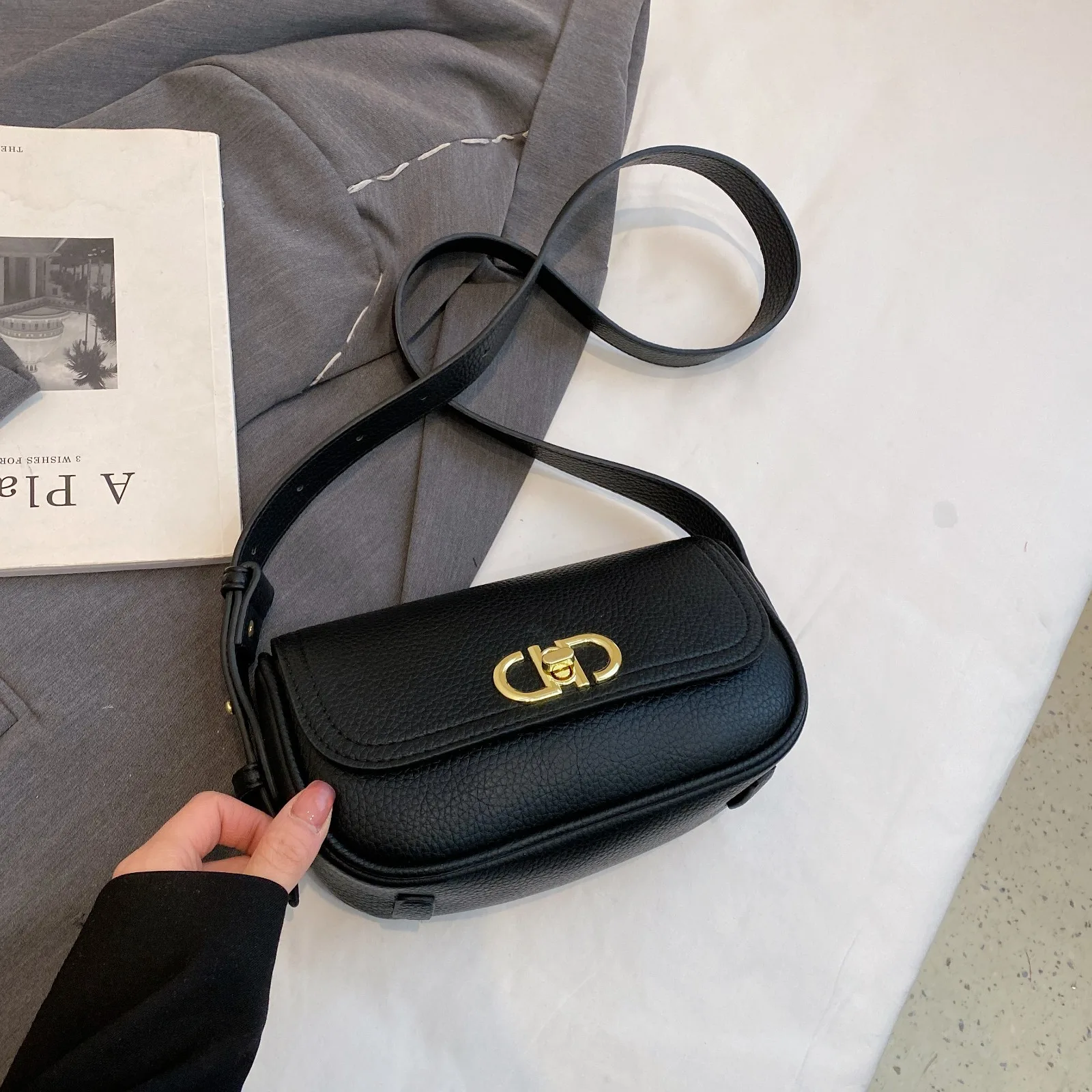

Luxury Brand Women's Messenger Bag Crossbody, Leather Handbag for Elegant Ladies Classic Famous Designer