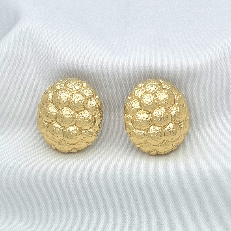 Dubai Clip Stud Earrings Fashion Stone Texture Shaped Statement Ladies Gold Plated Ear Stud Party Daily Wear Gift Jewelry