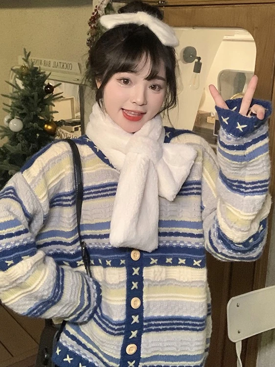 فضفاضة تناسب سترة مشغولة من الصوف المرأة مخطط نظام الغابات كسول Sle ربيع الخريف 2025 جديد وصول سترة صغيرة الحجم Jaet