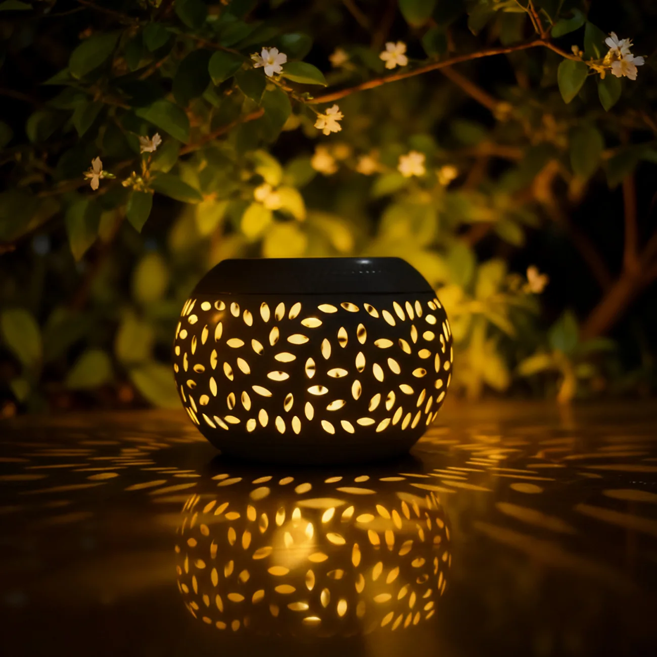 

Hollow Iron Solar Lights for Outdoor Courtyard & Garden Decoration Landscape Lighting with Ambient Glow for Villa Balcony