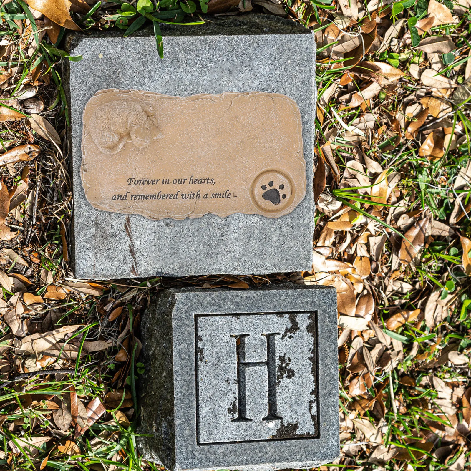 

Premium Resin Pet Memorial Stone Outdoor Garden Lawn Decor Kitten Design Cat Dog Tombstone Memorial Plaque for Backyard Porch