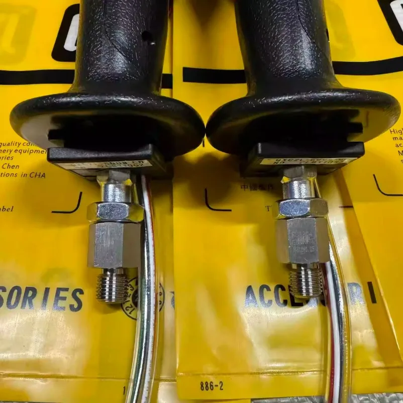 

4 Buttons with FNR Joystick Multifunctional Control Lever Suitable for Kawasaki Zoomlion Forklift Accessories