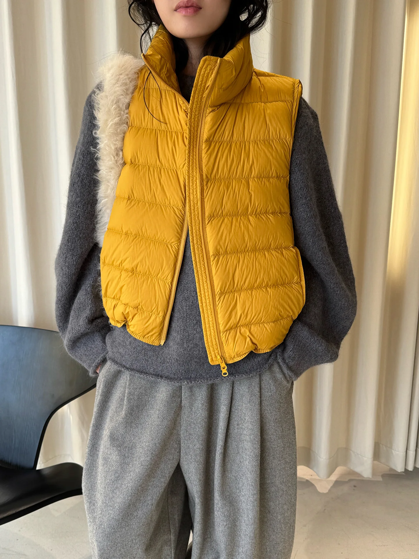 

Winter new Korean style simple and fashionable side drawstring white duck down vest solid color top for women