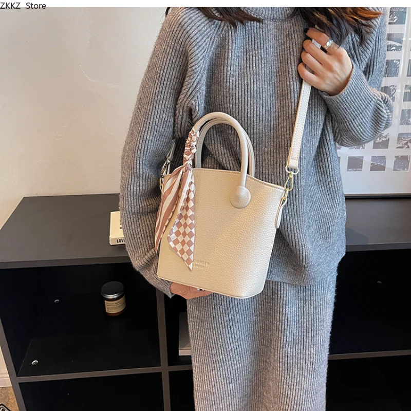 

Advanced Retro Small Vegetable Basket Bag New Female PU Leather Bag Cash Burst Simplicity Crossbody Bag Minority Bucket Handbag