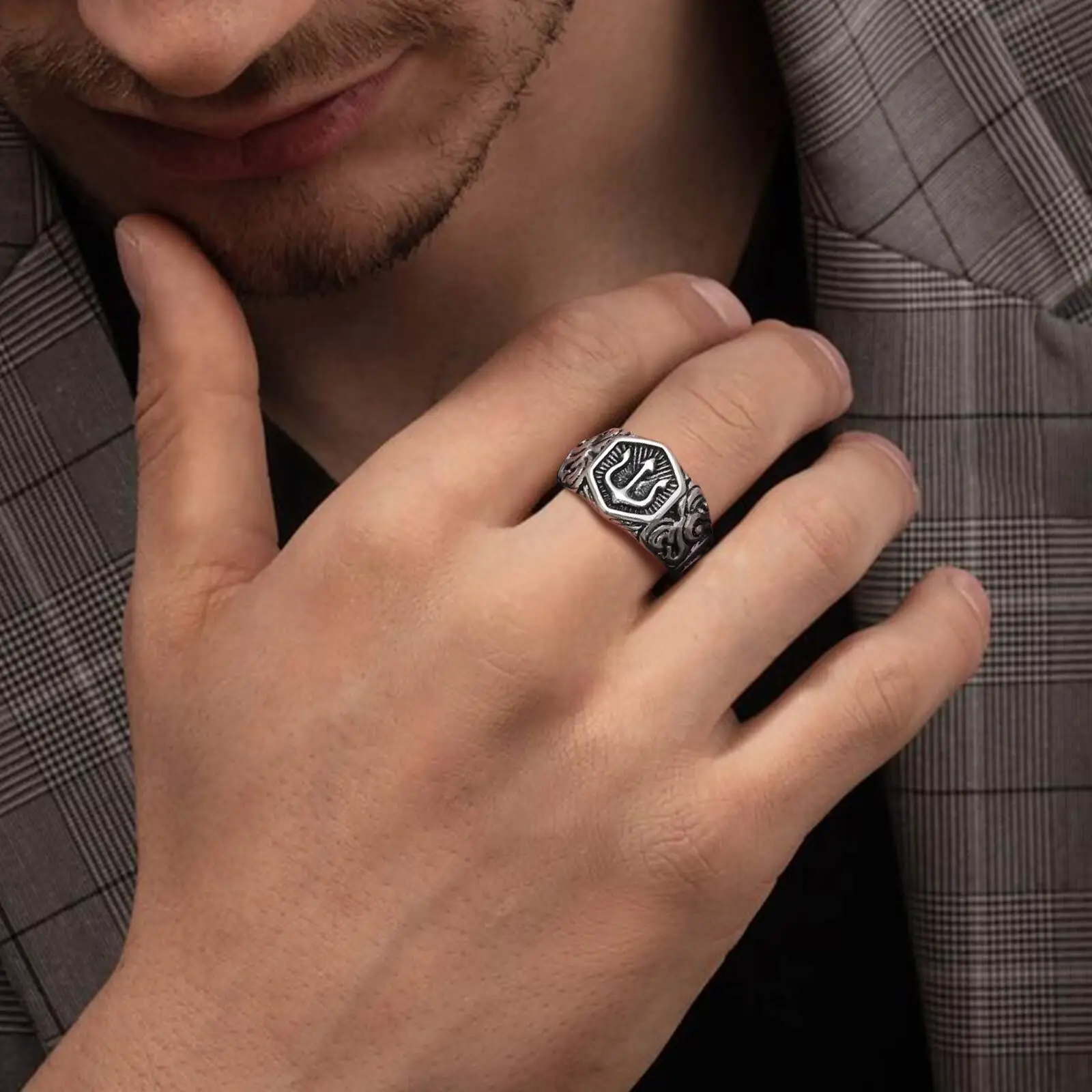 Vnox Black Tridant Signet Ring for Men, 13.3mm Chunky Wide Hexagon Geometric Top Finger Band, Strength Power Symbol Jewelry