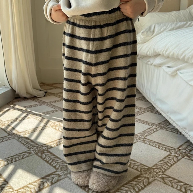 Calças da menina 2025 outono e inverno novas roupas infantis estilo coreano menina bebê moda listrado calças de pelúcia casual diário simples