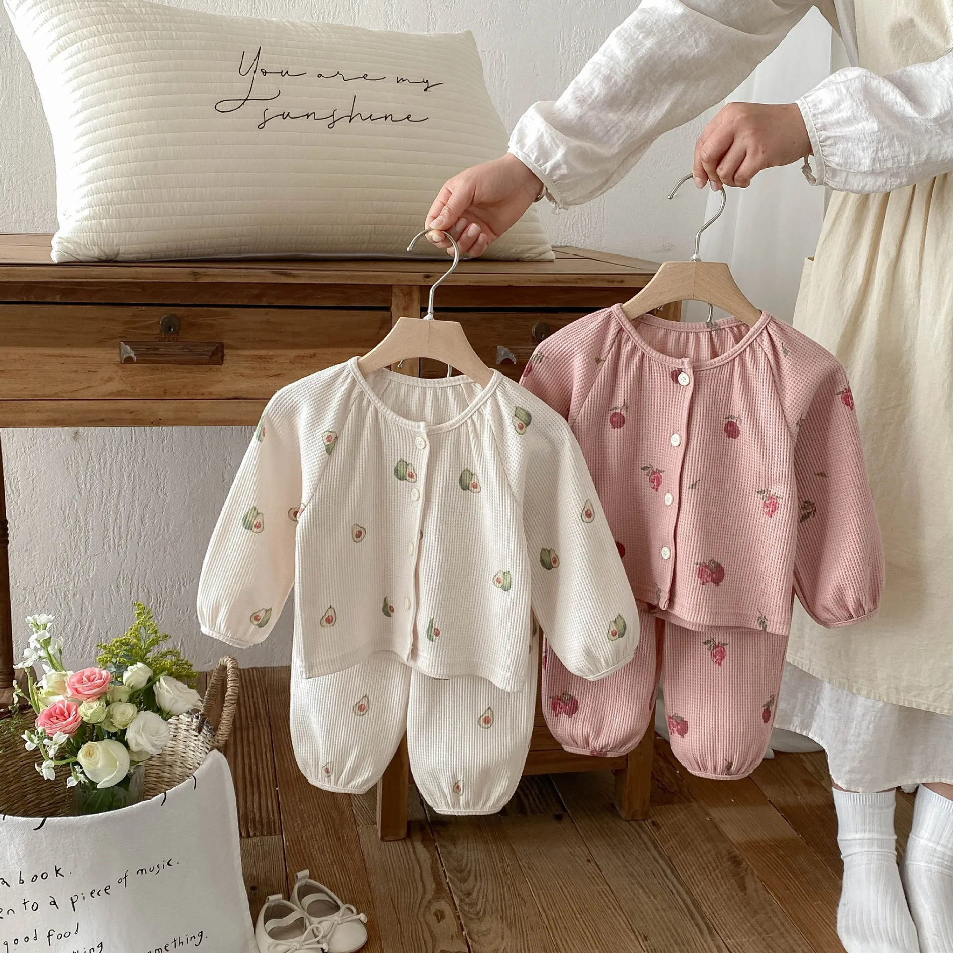 

Весенний повседневный детский комплект 6M-4T: блузка с фруктовым принтом + брюки на резинке, 2 предмета, корейский костюм для мальчиков и девочек