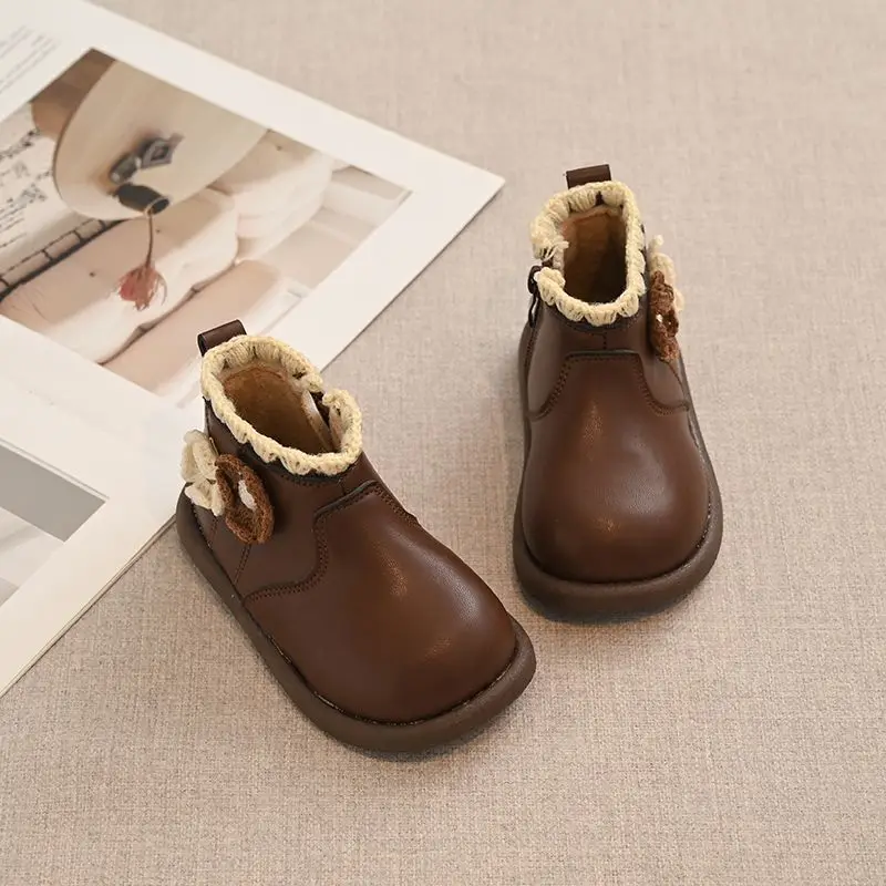 عدم الانزلاق الفتيات الشتاء الثلوج الأحذية 2026 الخريف الشتاء نمط جديد الكورية طفل أحذية بوت قصيرة الدافئة القطن الحراري معزول