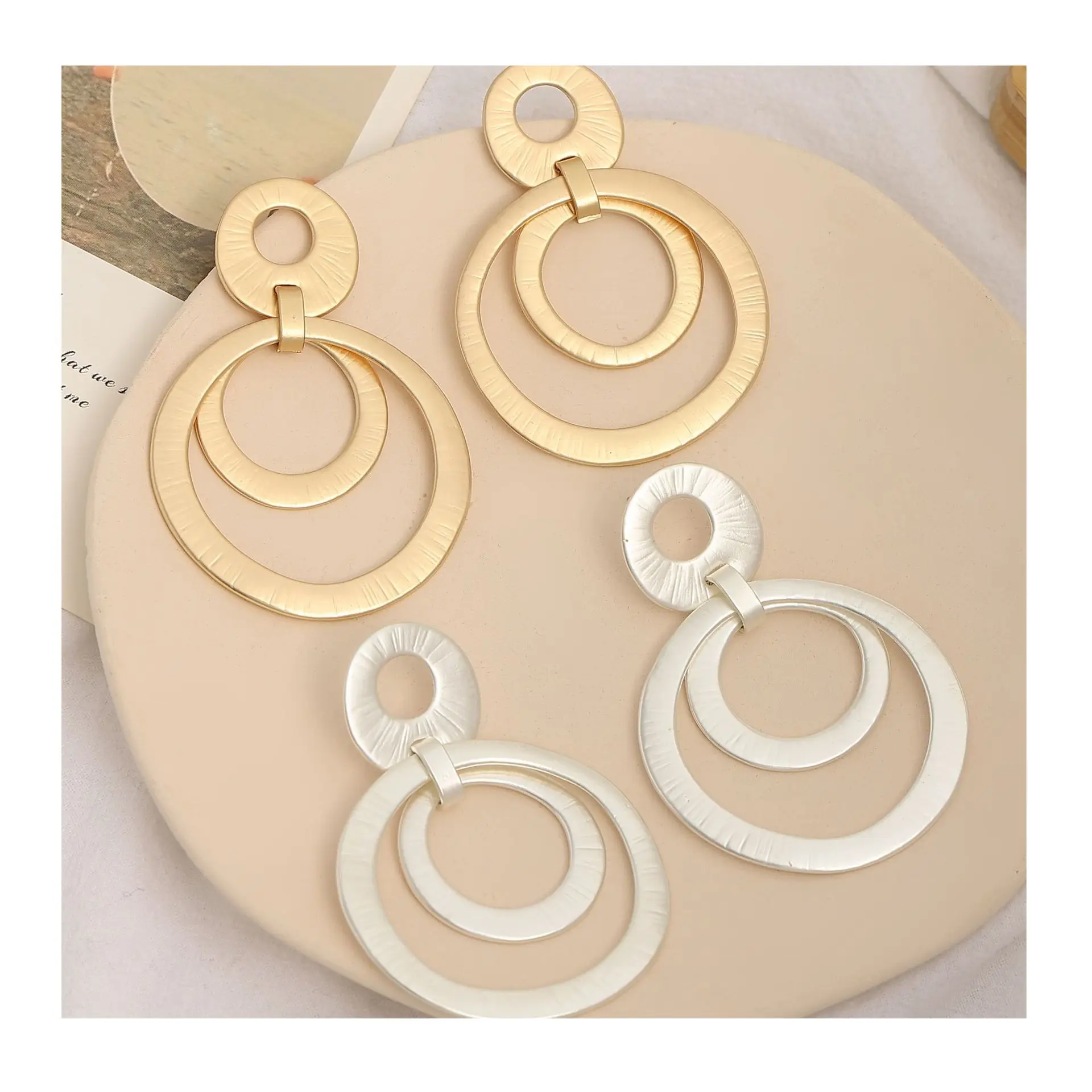 

New Women's Metal Earrings Geometric Round Premium Ear Needles Medium and Long Earrings