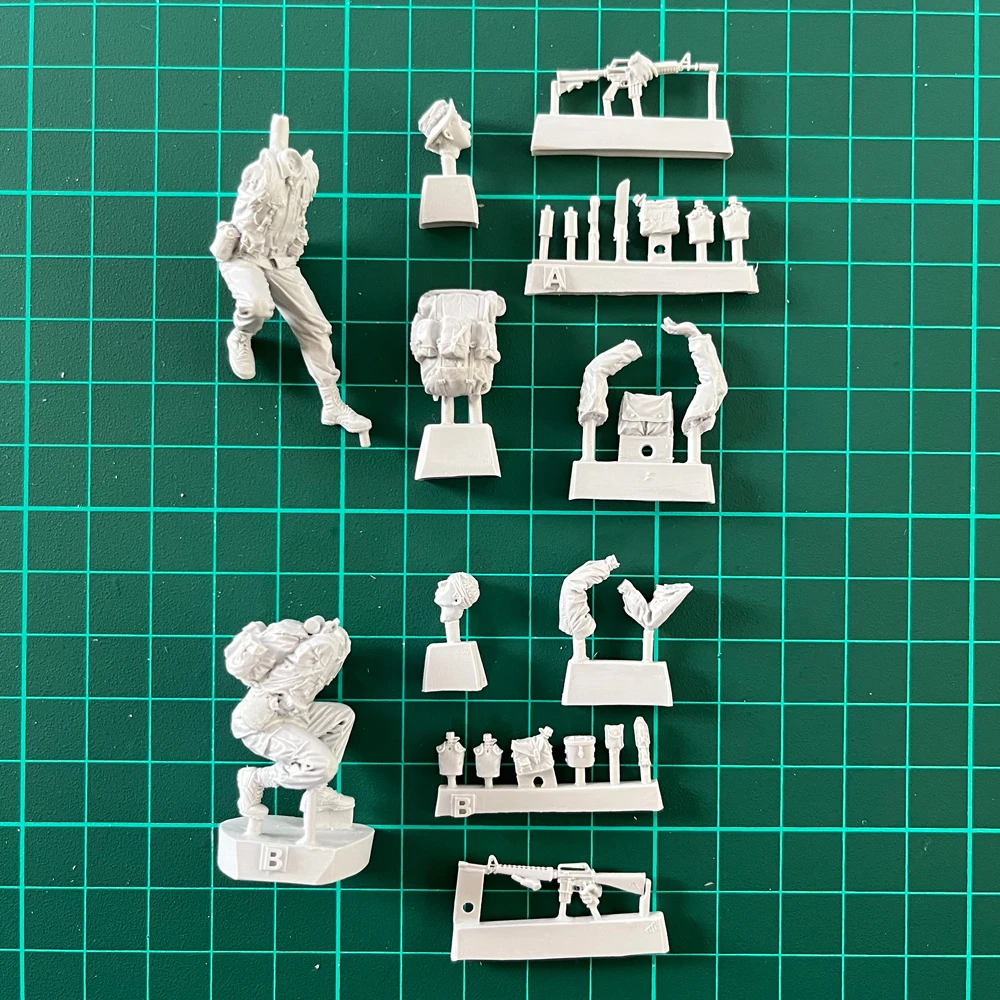 1/35 Resin Model Figure Kits GK , Two People，Military Theme，Unassembled And Unpainted,388C