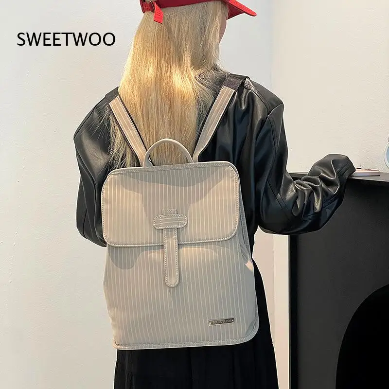 Women Retro Vertical Stripe Backpack Flap Cover with Tab Closure Carry Handle Large Capacity Casual Fashion Rucksack