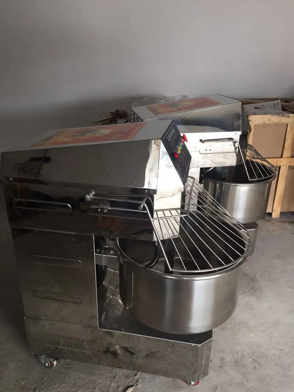 Factory price baking machine!!! 50 kg dough kneader/ industrial bread spiral dough mixer