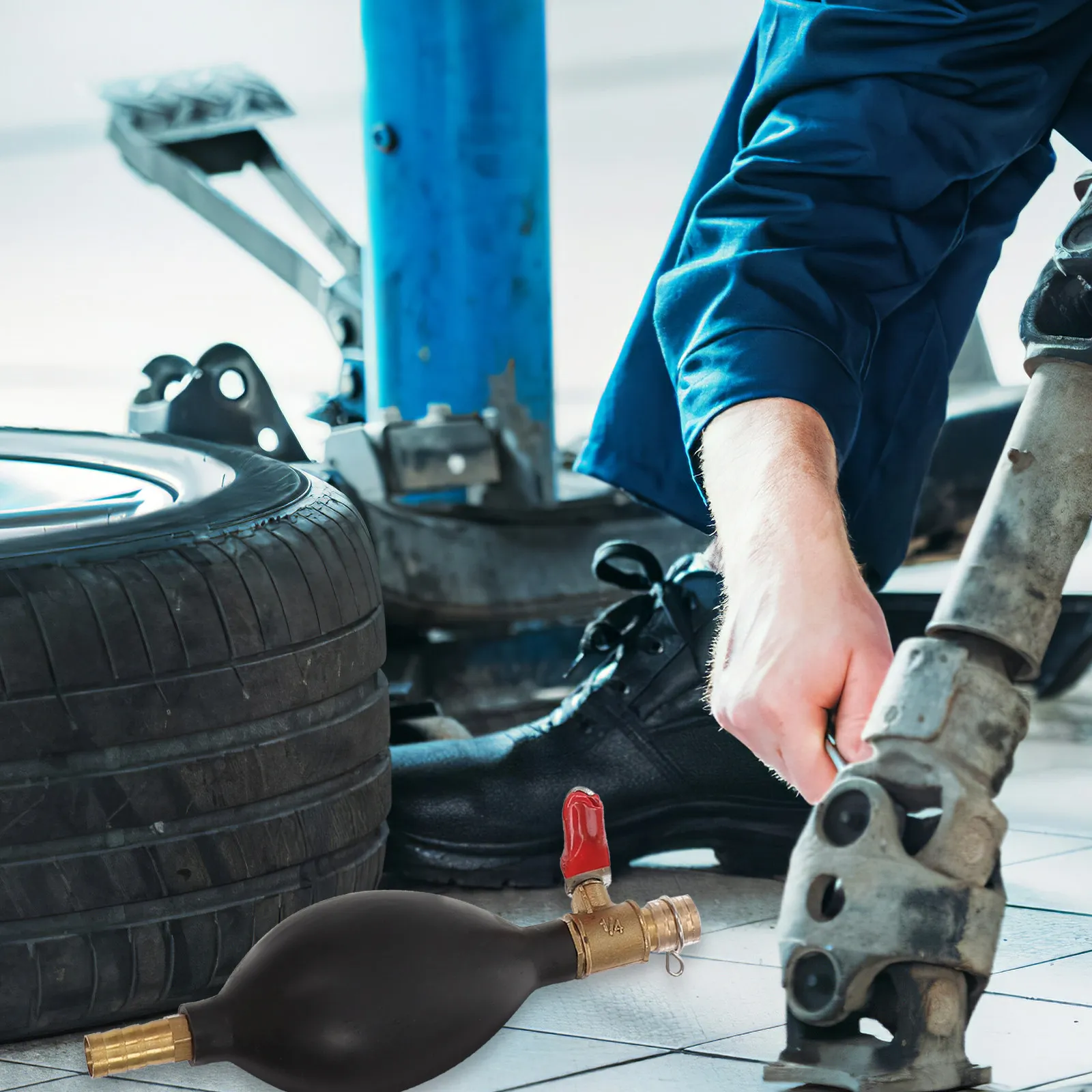 

1Pcs Manual Diesel Pump 10Mm Manual Petrol Syphon Hose Essential Conductor Oil Conduction Hose for Truck Drivers Repair