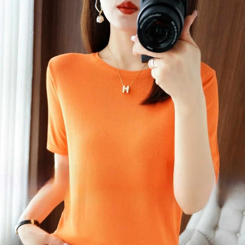 قميص نسائي أنيق من الحرير الصناعي برقبة مستديرة لصيف 2025، فضفاض ومحبوك بأكمام قصيرة، خفيف ومريح كطبقة أساسية #3