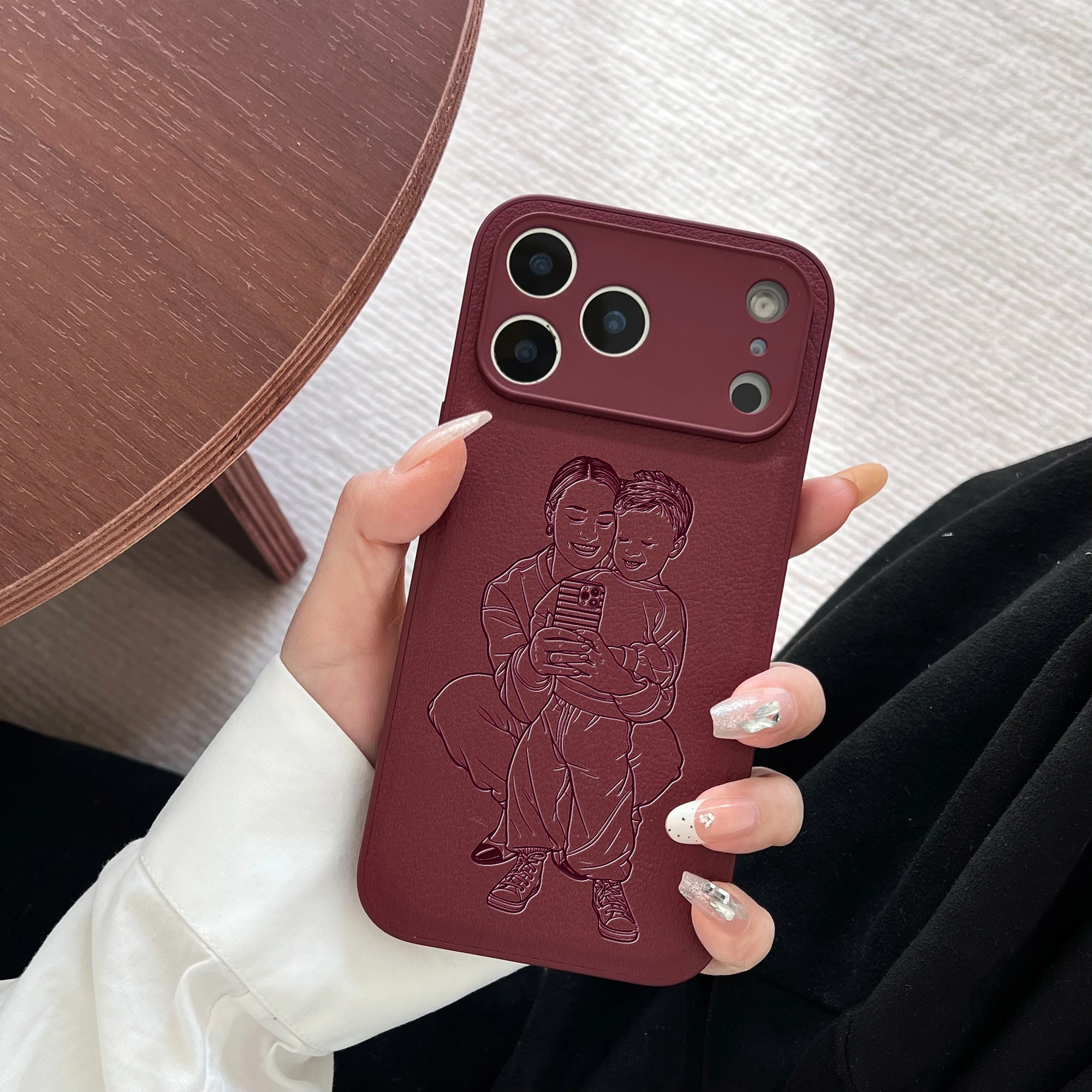 Individuelles Laser-Gravur-Case mit Foto-Umwandlung für Paare, Familien, Haustiere und Freunde für iPhone 18 17 16 15 14 13 Pro Max Air – Detail 5