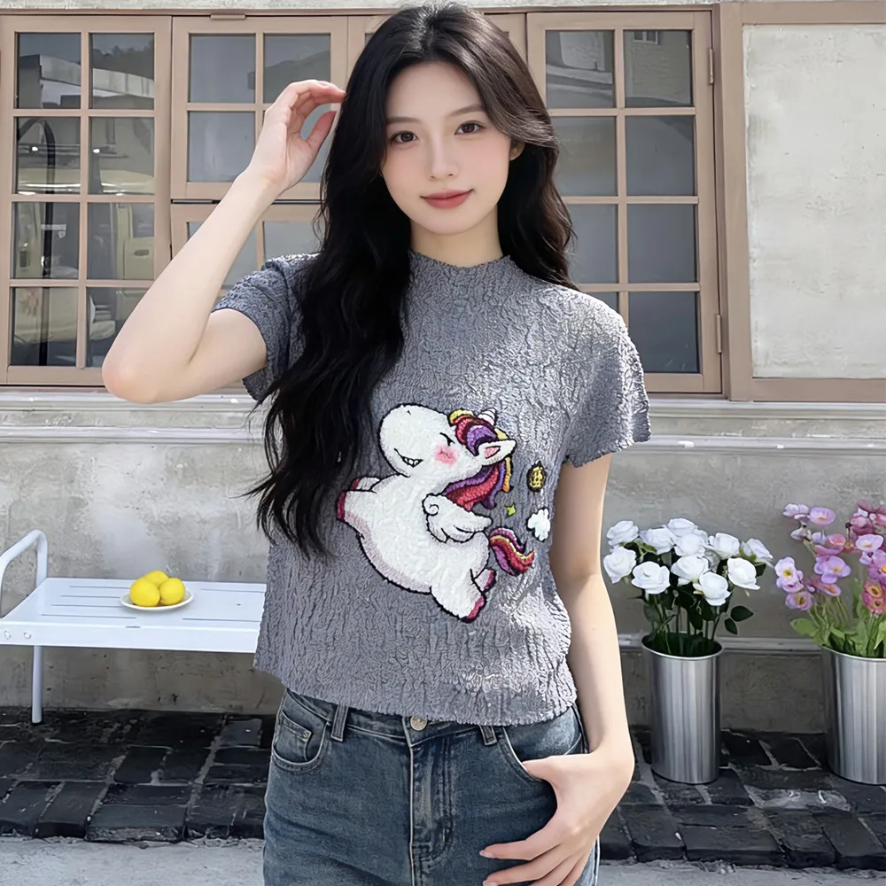 

Серая футболка с вышивкой единорога, жатая, с воротником-стойкой, коротким рукавом, укороченная, легкая, повседневная, для женщин, милая, стильная, мягкая