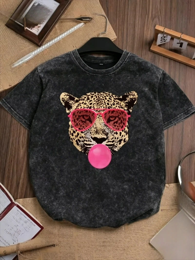 Cool Leopard Head T-Shirt With Pink Glasses Bubble Gum Graphic,Vintage Washed Crew Neck Casual Short Sleeve Daily Streetwear Top