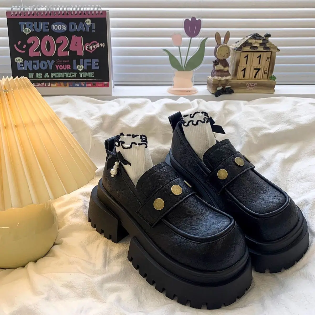 

2025 Spring Summer Retro Black Oversized Toe Thick Sole Height Increasing Loafers Versatile British Style Women Leather Shoes