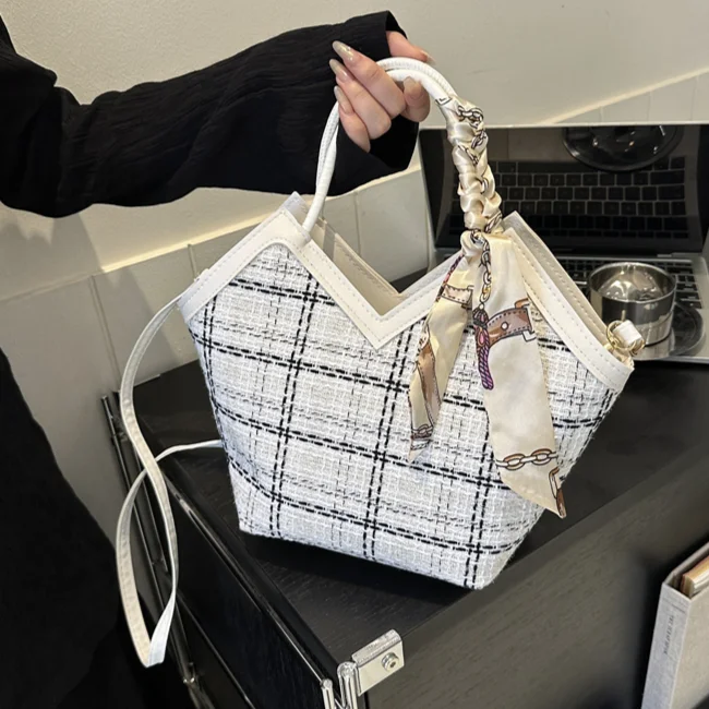 Women Thick Woolen Satchel Luxury Brands Designer Top-Handle Bags 2023 Ladies Checkered Fashion Tote Handbag Trend Crossbody Bag