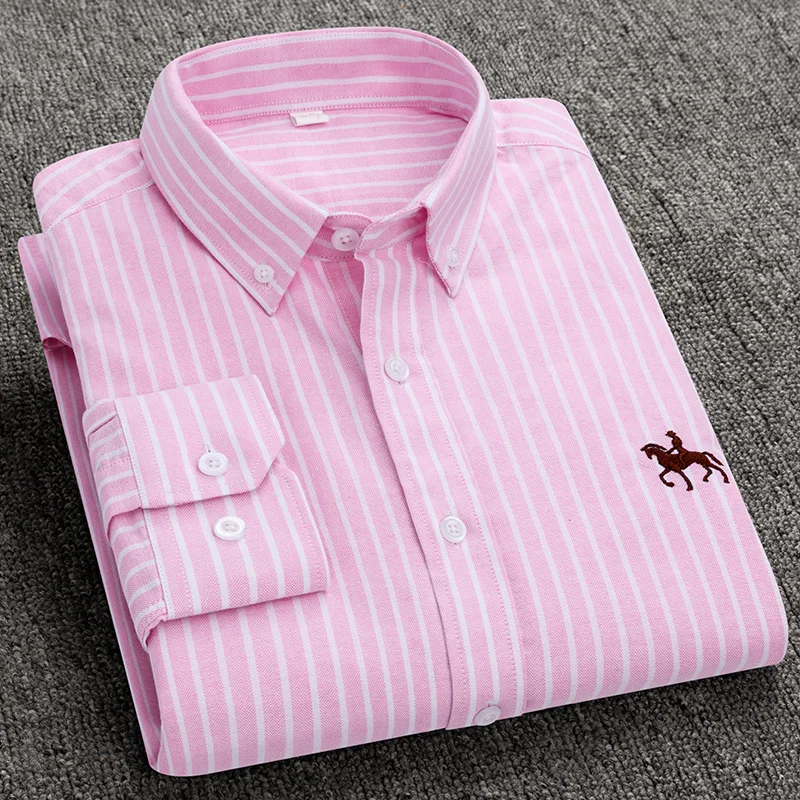 Camisa rosa de manga larga para hombre, camisas de vestir informales ajustadas de gran tamaño, ropa Oxford de algodón para las cuatro estaciones, nueva moda coreana para hombre