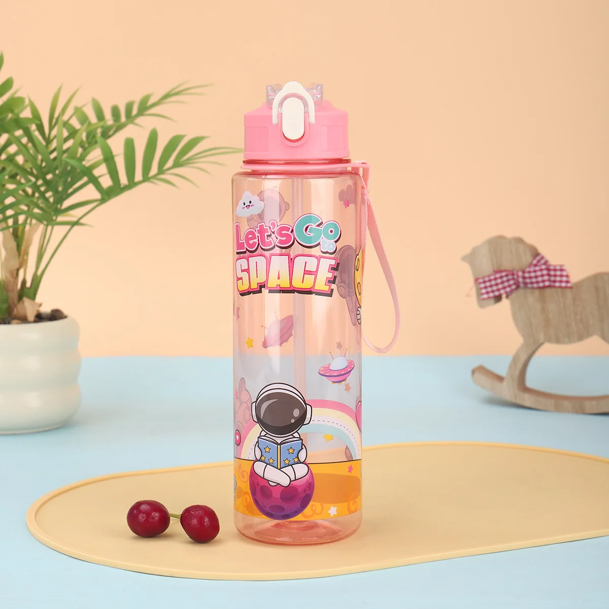   귀여운 500ml 플라스틱 물병, 일상 사용 및 야외 활동을 위한 새지 않는 플립탑 빨대컵