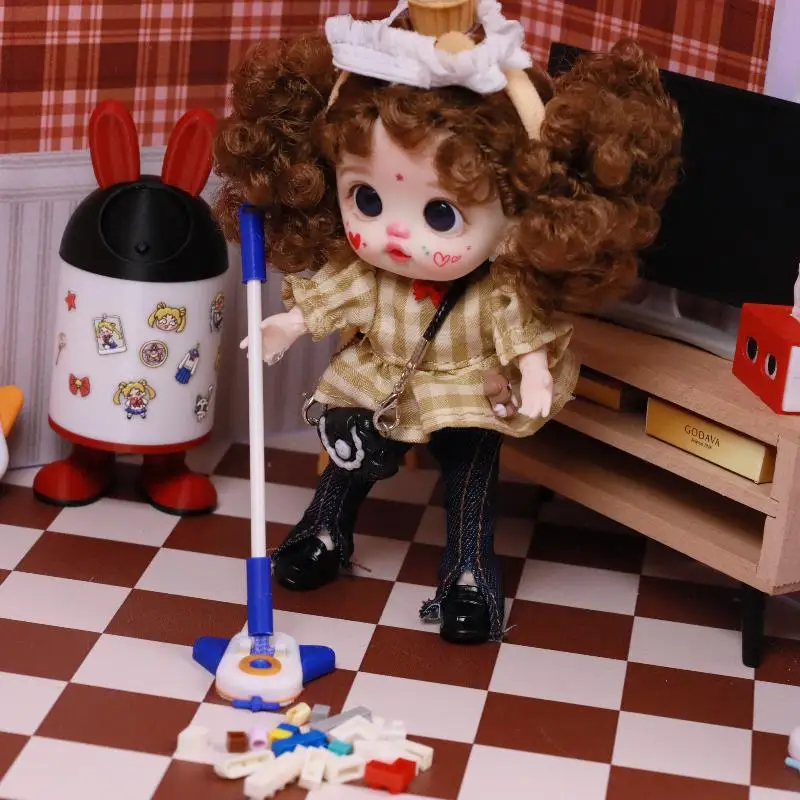 ชุดทำความสะอาดบ้านตุ๊กตาขนาด 1:12 - ไม้ถูพื้นและที่ตักขยะแบบสมจริงพร้อมไม้ถูพื้นรูปเครื่องบิน อุปกรณ์ทำความสะอาดสำหรับงานจัดแสดงขนาดเล็กและไดโอรามา