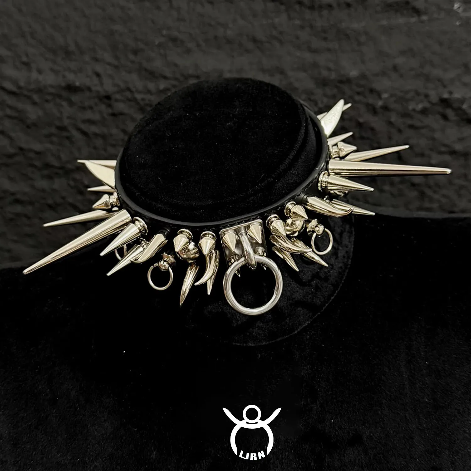 

2026 New Necklace Rivets Punk Cool Choker Spike Metal Y2k Leather Gothic Unisex Neck Accessaries for Women Men Jewelry Gift