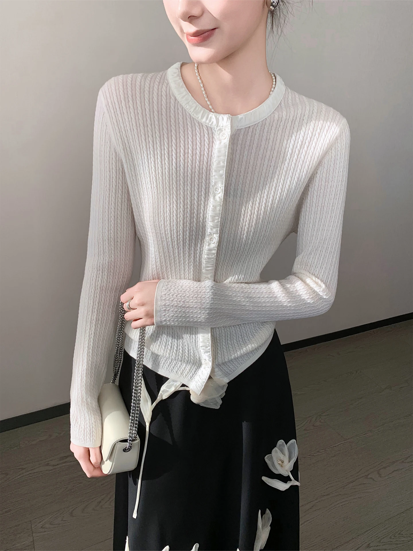 

Белый круглый свитер с узором косы, повседневный, комбинированный, женский топ, весна 2026, новинка, модный вязаный свитер