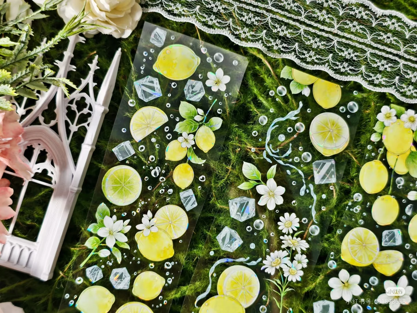 

Ломтики лимона, маленькие кубики льда, журнал, лента для домашних животных, блестящий корпус, коллаж, задняя карта мобильного телефона ZhaoXi