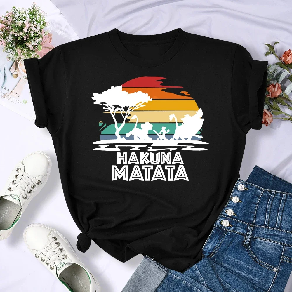 Camiseta feminina Hakuna Matata engraçada com estampa, desenho animado kawaii, camiseta gráfica O Rei Leão, camiseta Harajuku feminina casual