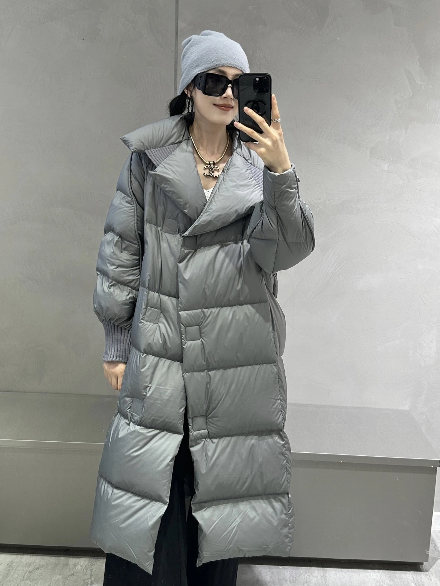 

2025 зимнее женское пуховое хлопковое пальто длиной до колена, новая модная утолщенная свободная куртка больших размеров