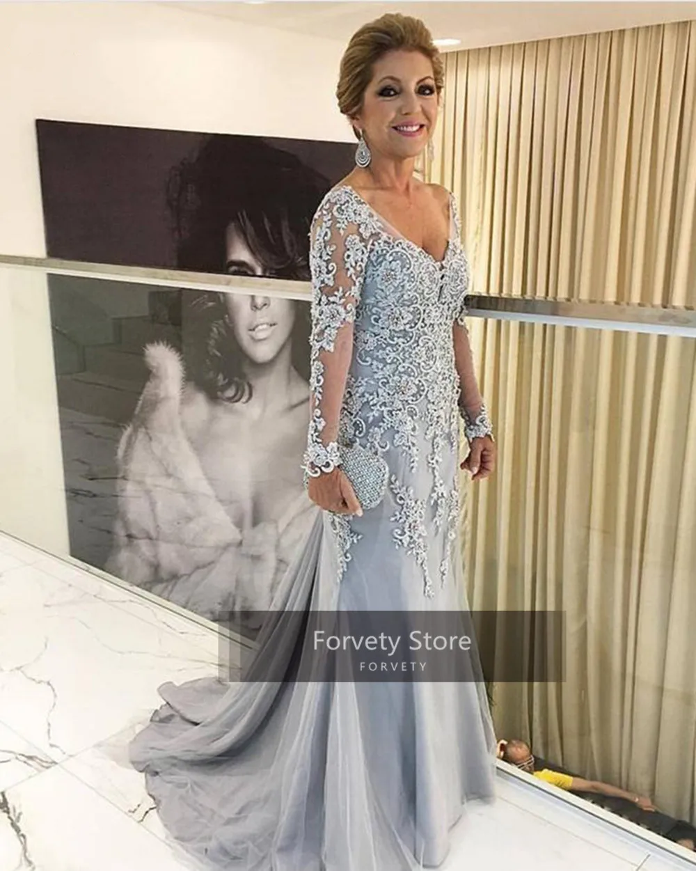 

Silver V-neck Mother Of The Bride Dresses Mermaid Long Sleeves Appliques Beaded Satin Groom Elegant Formal For Wedding Grace