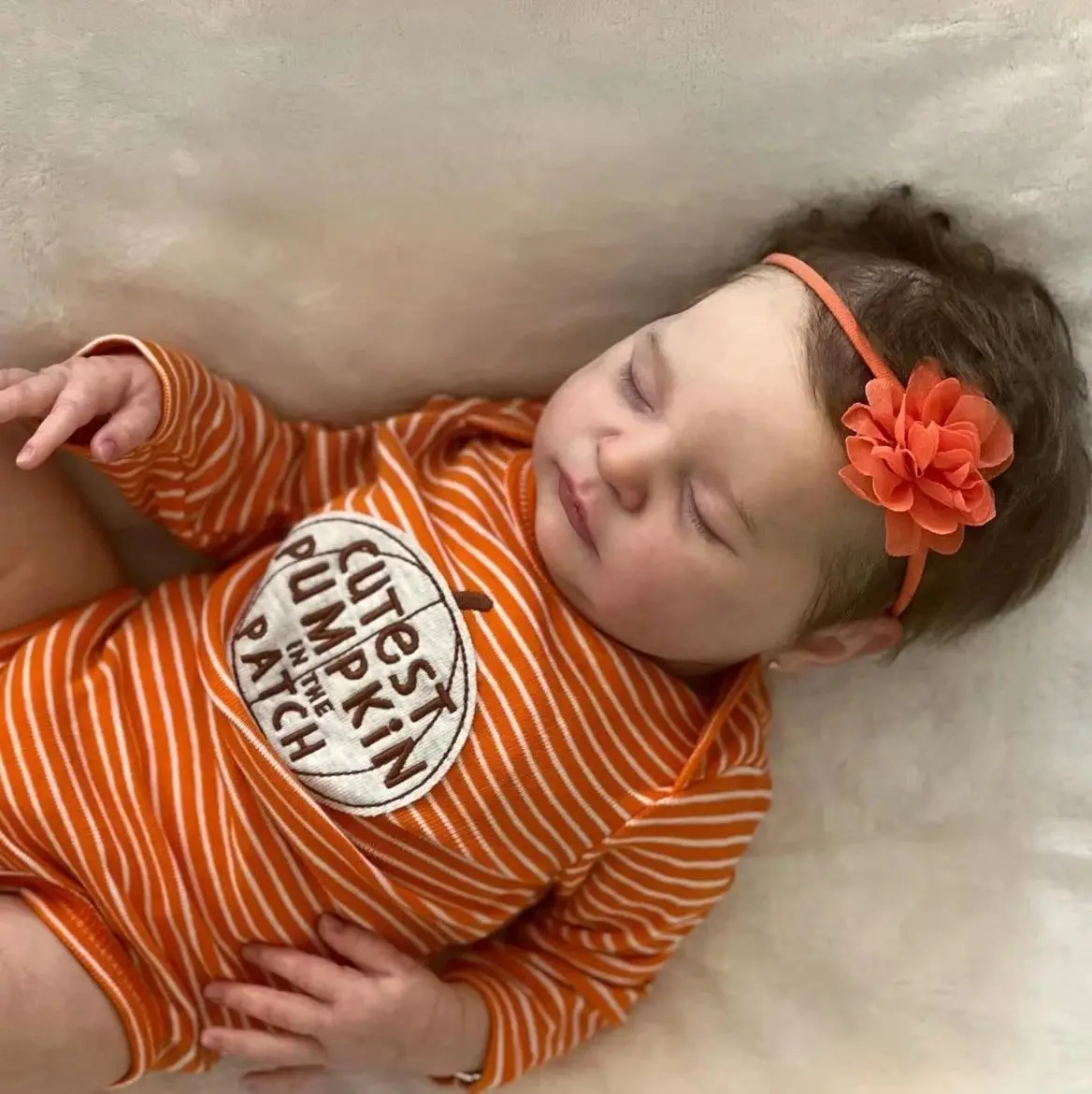 19-calowa Laura Deluxe Reborn Baby Girl - realistyczna twarz śpiąca |   Ręcznie szyte stroje Couture |   Bezpieczny i przytulny prezent dla dzieci