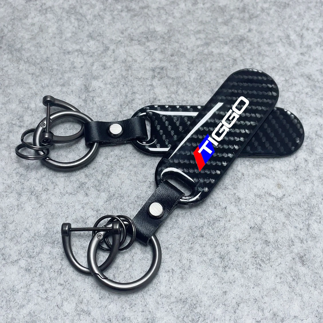 Car Keychain Carbon Fiber Zinc Alloy Keyrings For Chery Tiggo 7 Pro 8 4 5 3 2 Amulet T11 5X Fora QQ IQ Car Accessories Key Ring 