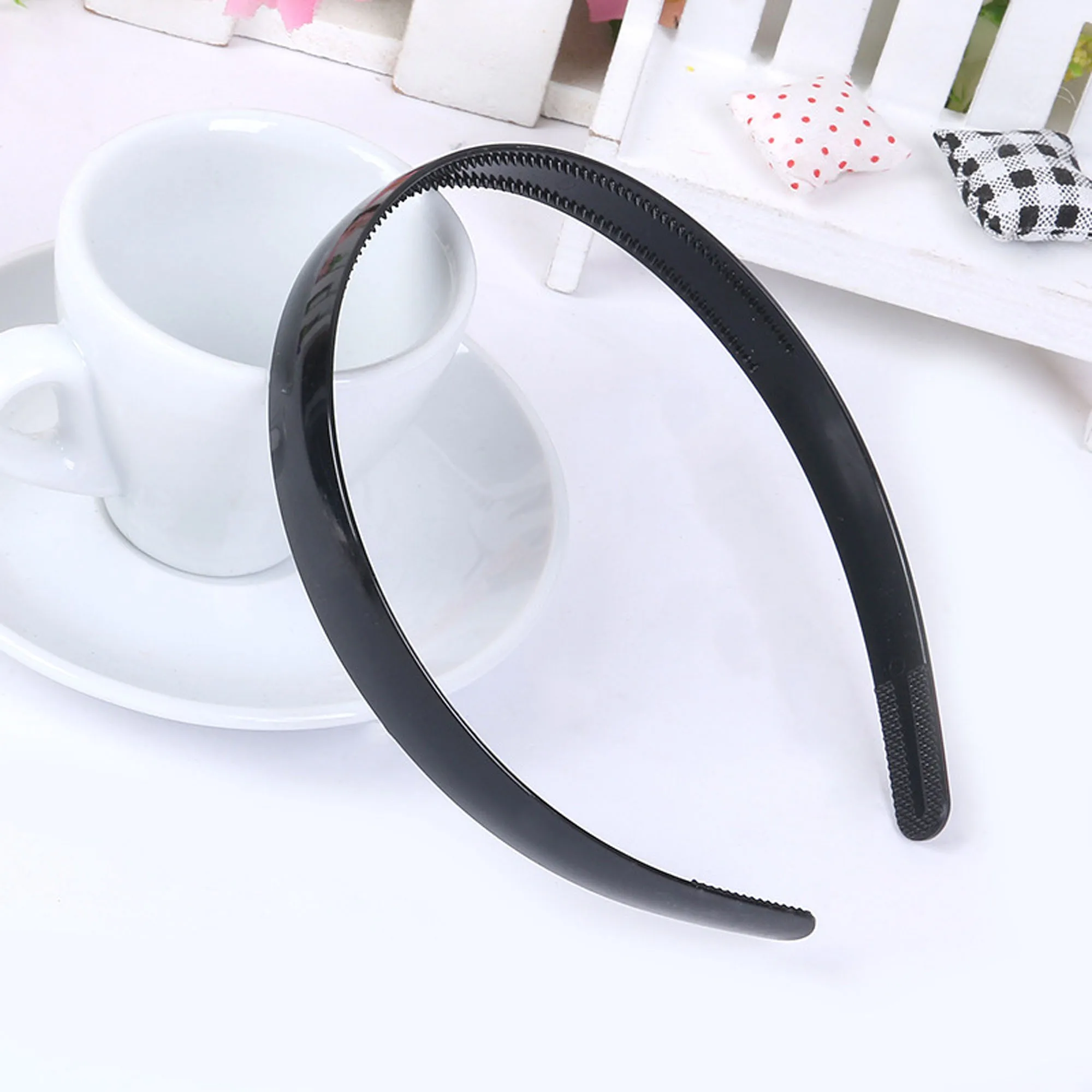 40Pcs 1.5cm White Black Plastic Hairband with Teeth Non-Slip Arc Surface Headband Hair Hoop for Girls DIY Hair Crafts Headwear