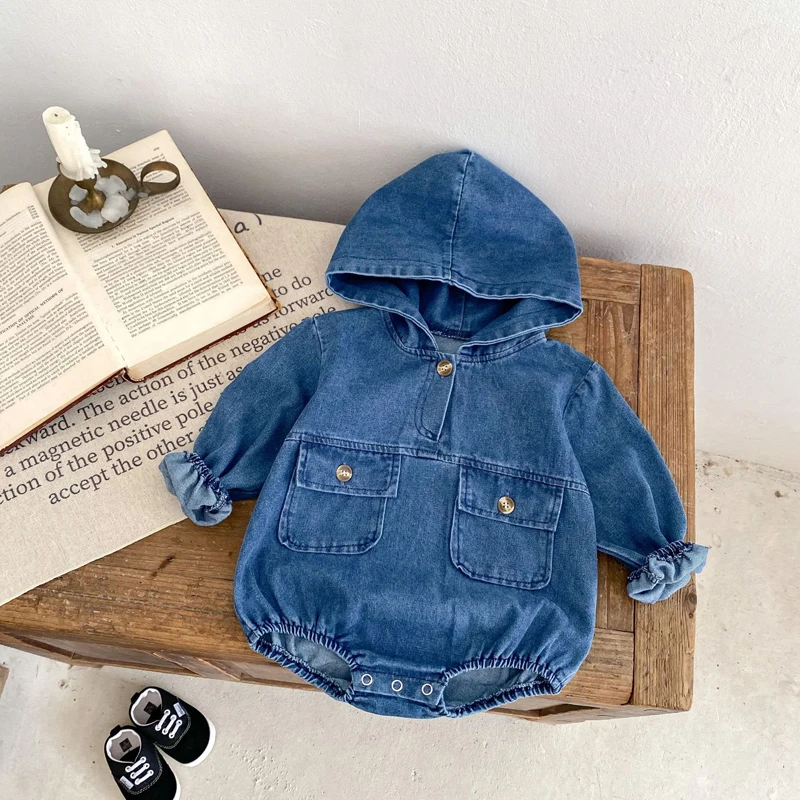 New autumn style 0-2 year old baby  clothes for boys and girls, denim hooded long sleeved triangle hoodie crawling  clothes