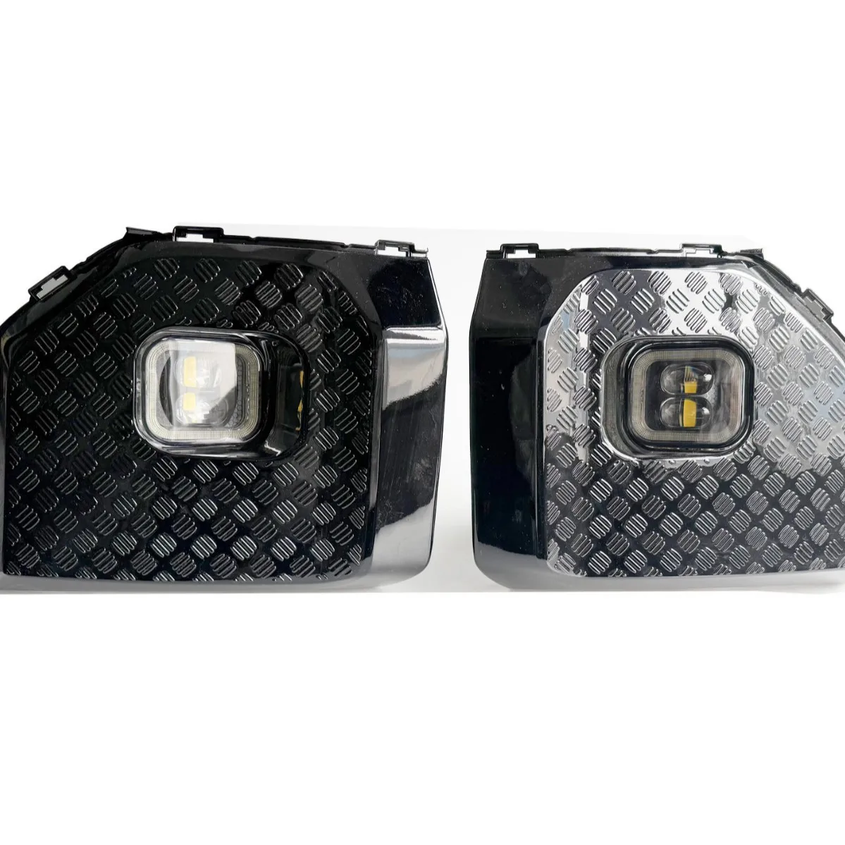 For Toyota Land Cuiser LC250 2024 2025 Golden Eye Fog Lamp with Cover Led Lens Hight Brightness Fog Lamp Modification Accessory