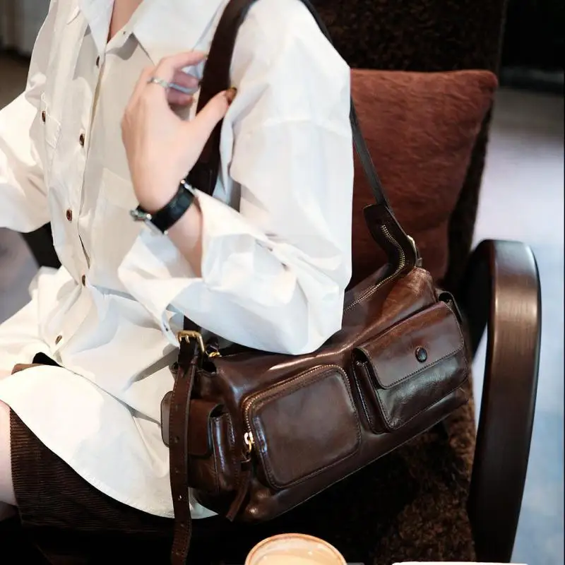 Modische Vintage-Designer-Handtasche aus echtem Leder für Damen, mit mehreren Fächern, als Schultertasche oder Umhängetasche für Wochenendeinsätze und Partys, luxuriöse Kuhledertasche. – Detail 12