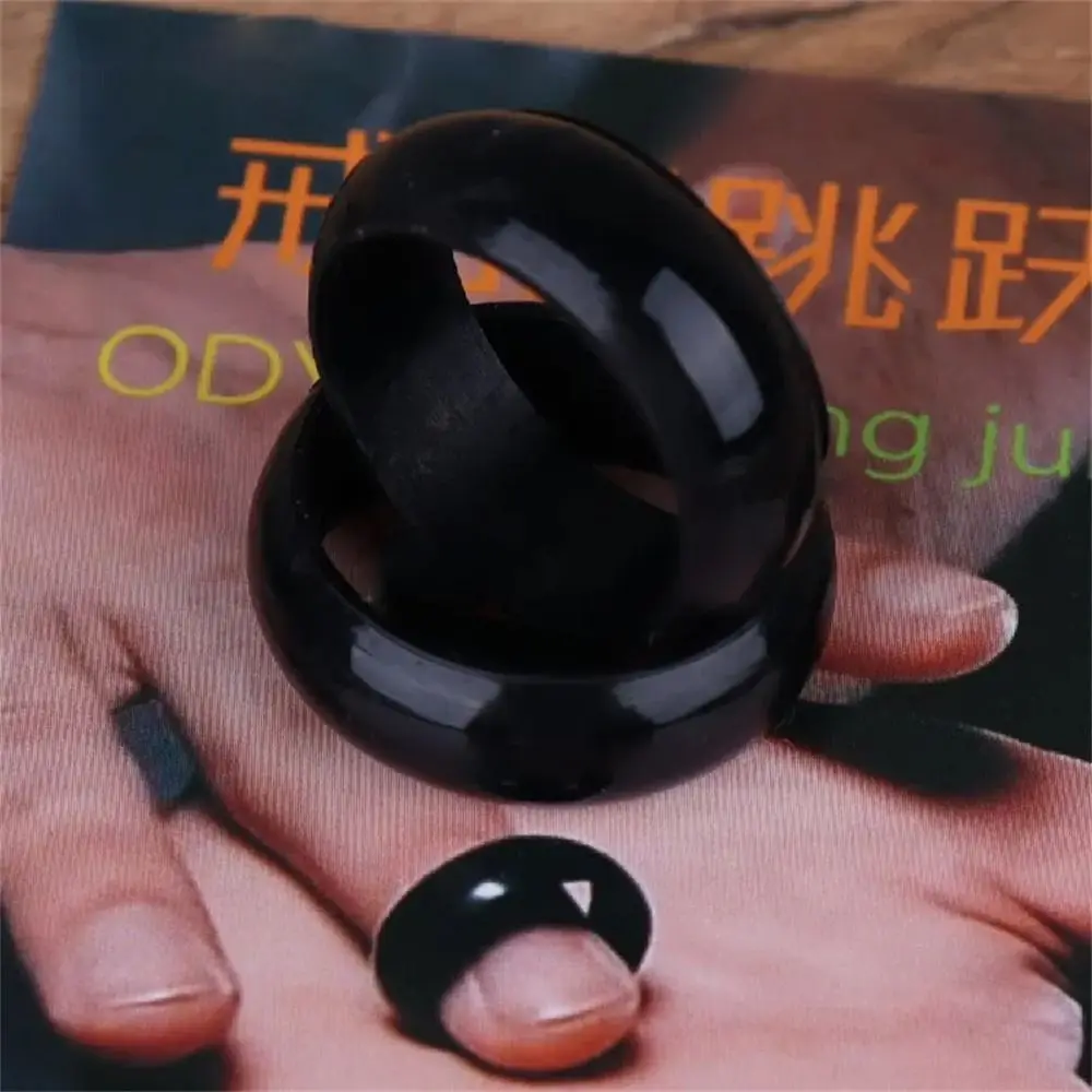 Transfer Jumps Odyssey Ring From Finger to Finger Gimmick Magicians Ring Magic Prop Performance Magic Ring Tricks Street Stage