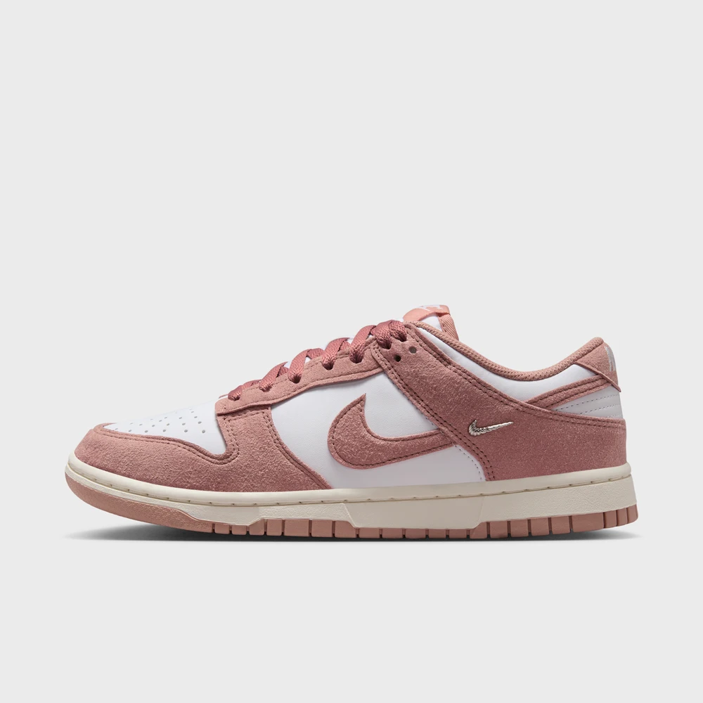 

Женские повседневные кроссовки NIKE 2025 WMNS NIKE DUNK LOW IB4417-102